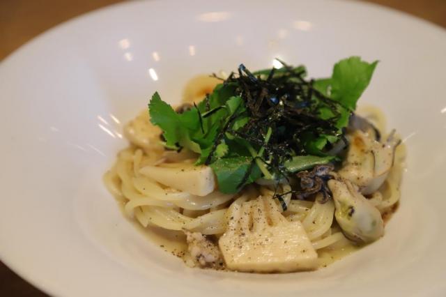 南三陸の牡蠣とたけのこの奇跡のバター醤油パスタ